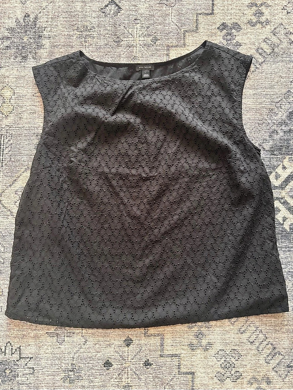 Ann Taylor Black Cotton Eyelet Top Size Large Like New